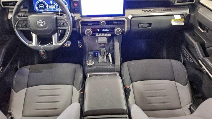 Toyota TACOMA  2024