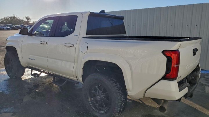 Toyota TACOMA  2025