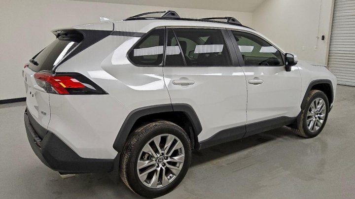 Toyota RAV4  2024