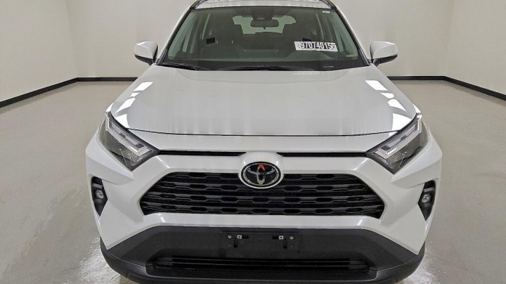 Toyota RAV4  2024