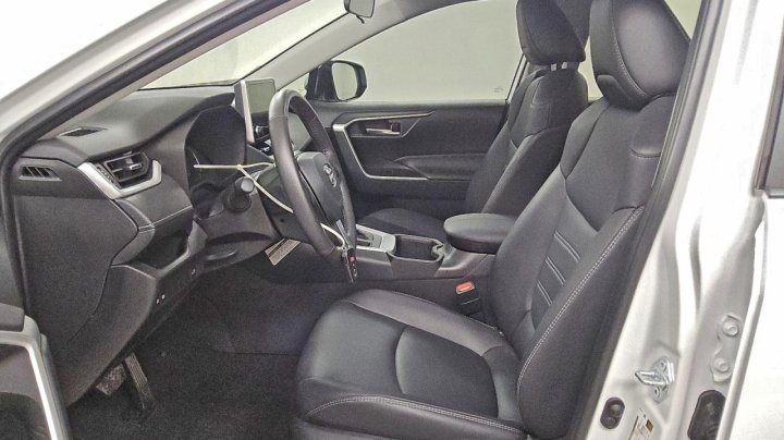 Toyota RAV4  2024