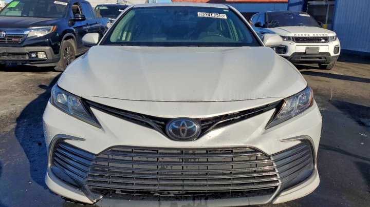 Toyota Camry  2023