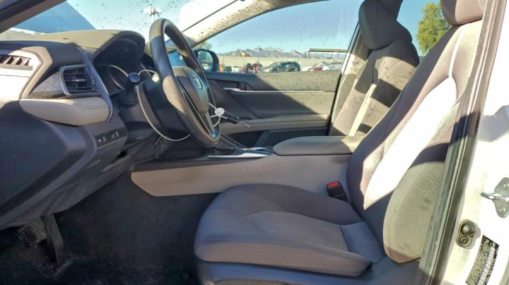 Toyota Camry  2023