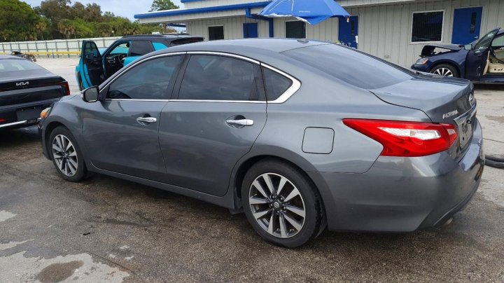 Nissan Altima  2017