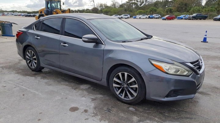 Nissan Altima  2017