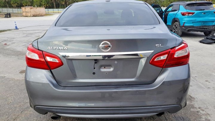 Nissan Altima  2017