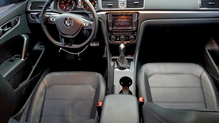 Volkswagen PASSAT  2017