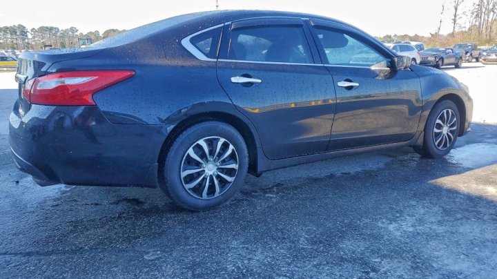 Nissan Altima  2016