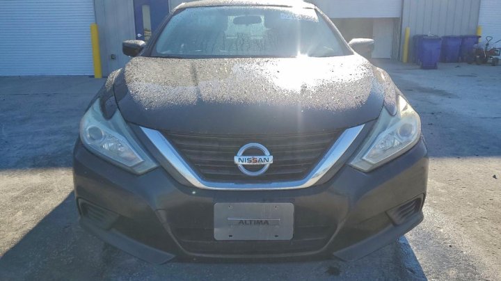 Nissan Altima  2016