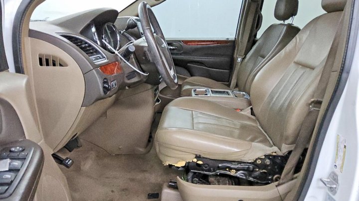 CHRYSLER TOWN & COUNTRY  2015