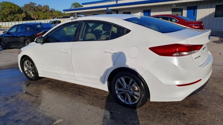 Hyundai Elantra  2018