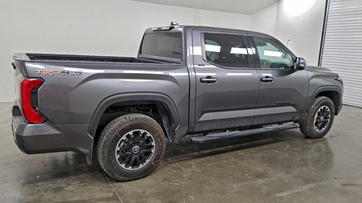 Toyota TUNDRA  2023