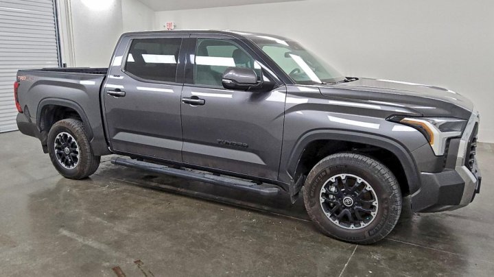 Toyota TUNDRA  2023