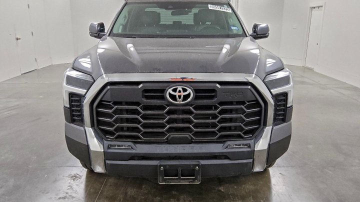 Toyota TUNDRA  2023