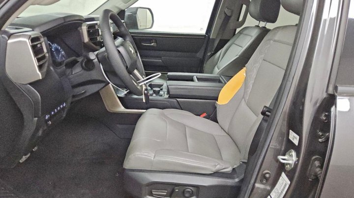 Toyota TUNDRA  2023