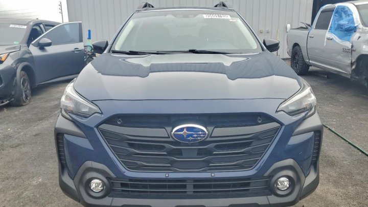 Subaru Outback  2024