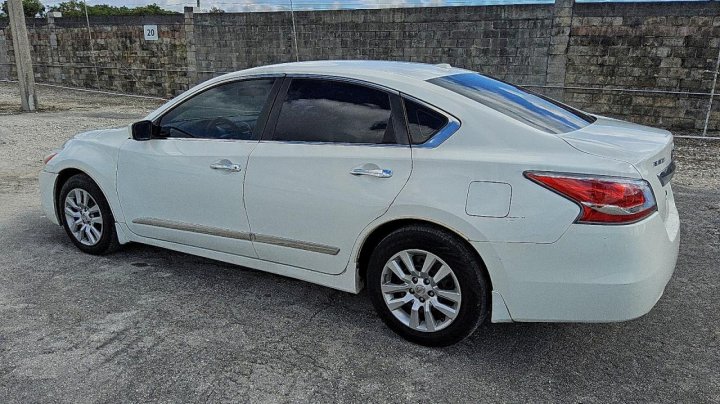 Nissan Altima  2015