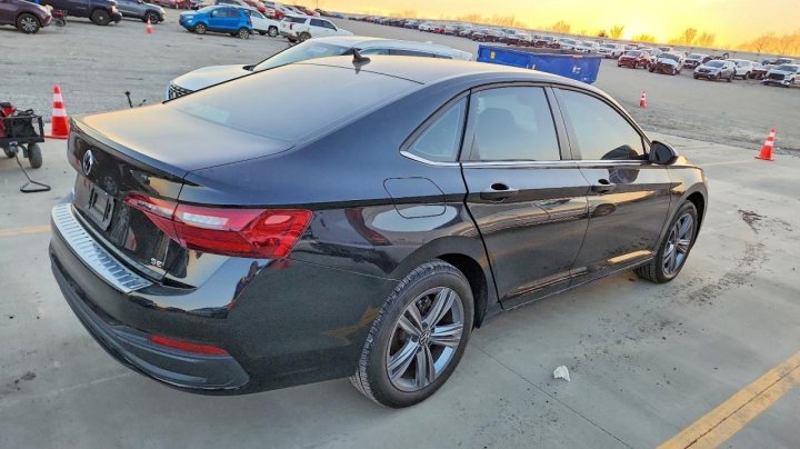 Volkswagen JETTA  2023