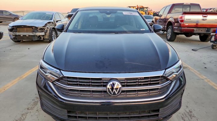 Volkswagen JETTA  2023
