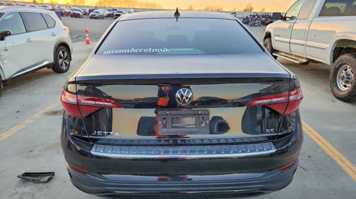 Volkswagen JETTA  2023