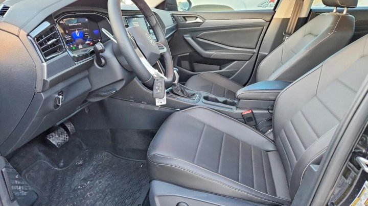 Volkswagen JETTA  2023