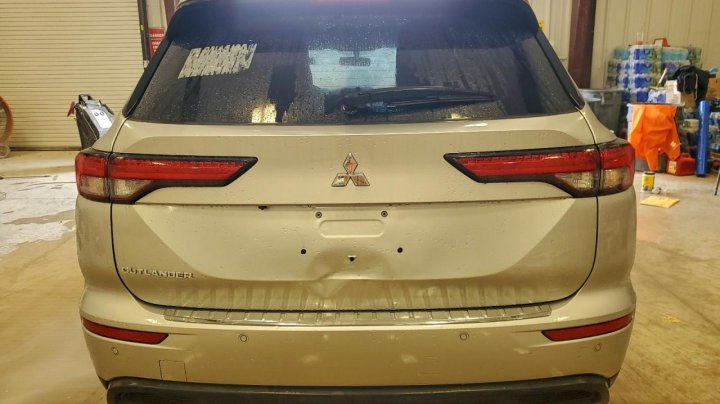 Mitsubishi Outlander  2023