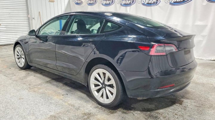 Tesla Model 3  2023