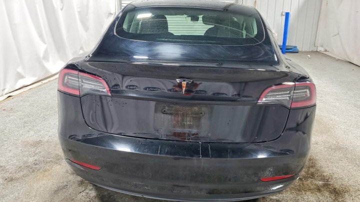 Tesla Model 3  2023