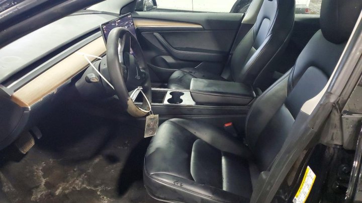 Tesla Model 3  2023
