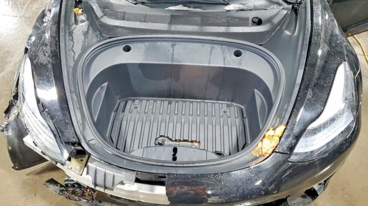 Tesla Model 3  2023