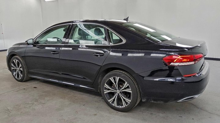 Volkswagen PASSAT  2021