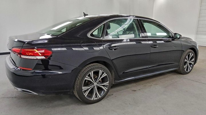 Volkswagen PASSAT  2021