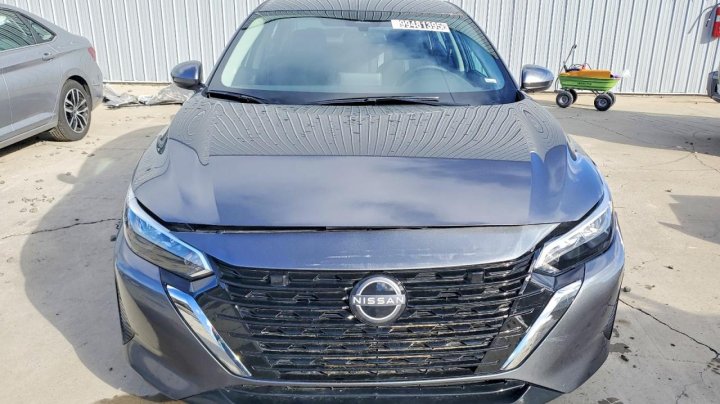 Nissan Sentra  2025