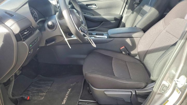 Nissan Sentra  2025