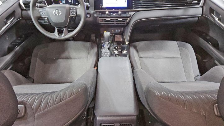 Toyota Camry  2025