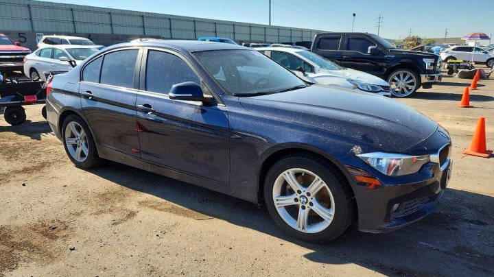 BMW 320  2015