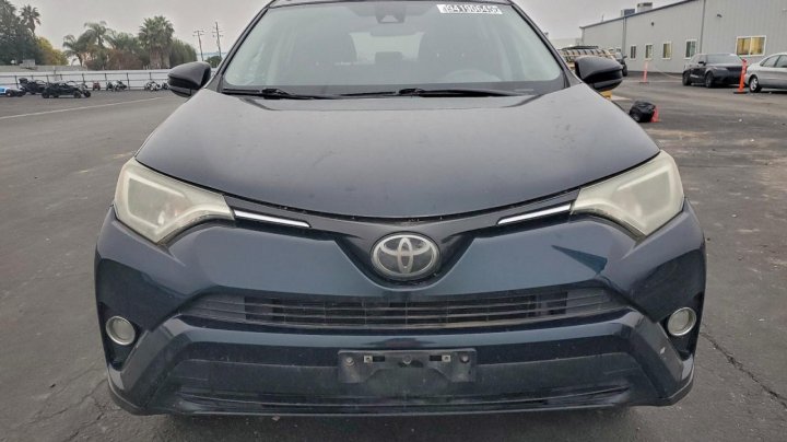 Toyota RAV4  2017
