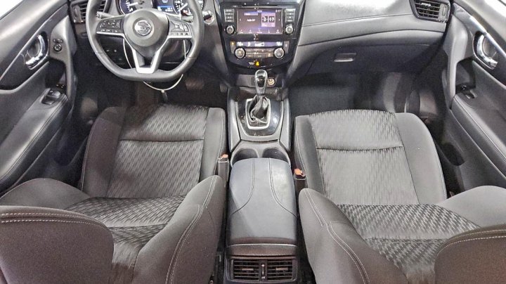 Nissan ROGUE  2020