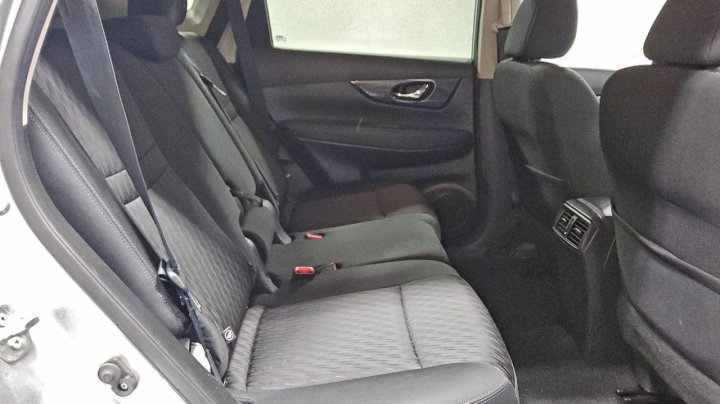 Nissan ROGUE  2020