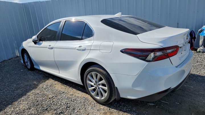 Toyota Camry  2021