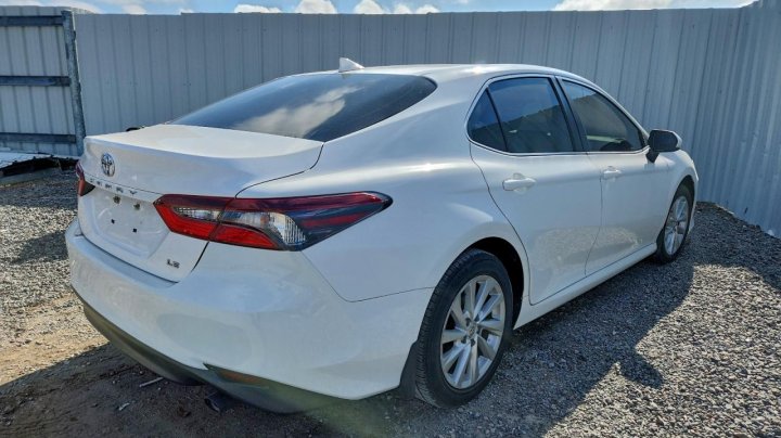Toyota Camry  2021