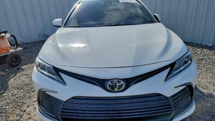 Toyota Camry  2021