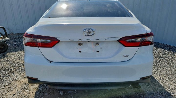 Toyota Camry  2021