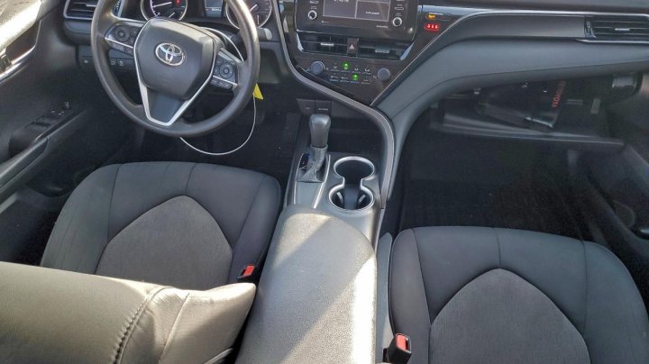 Toyota Camry  2021