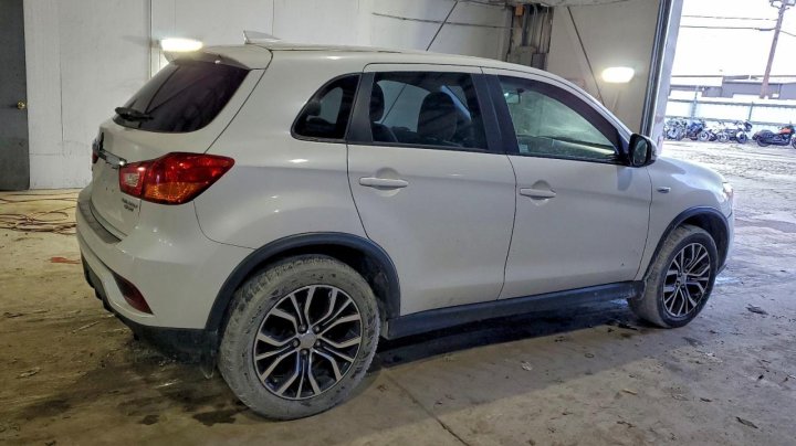 Mitsubishi OUTLANDER SPORT  2018