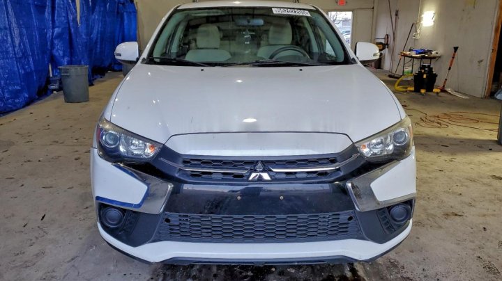 Mitsubishi OUTLANDER SPORT  2018