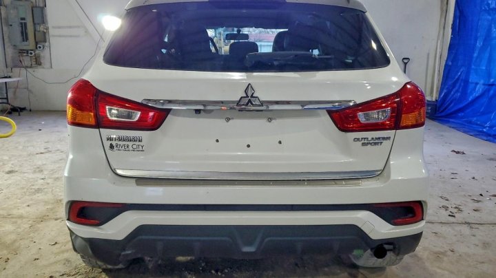 Mitsubishi OUTLANDER SPORT  2018