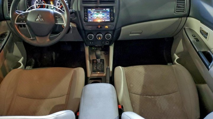 Mitsubishi OUTLANDER SPORT  2018