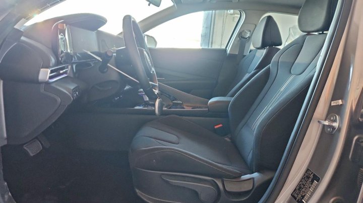 Hyundai Elantra  2025