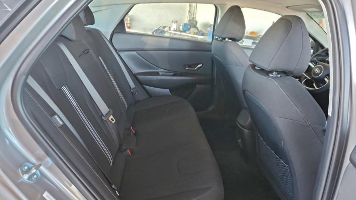 Hyundai Elantra  2025